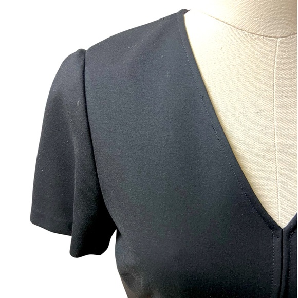 Elie Tahari little black dress size 4 but fits 6. newer side zip black elegant - Picture 3 of 8